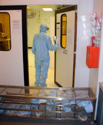 Why Choose Mobile BSL-3/BSL-4 Module Laboratories for Rapid Deployment | Cleanroom entrance